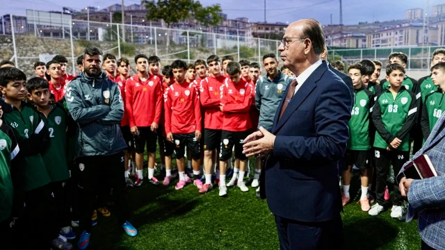 Başkan Geçit’ten Yeşilyurtspor Altyapısına Moral Ziyareti!