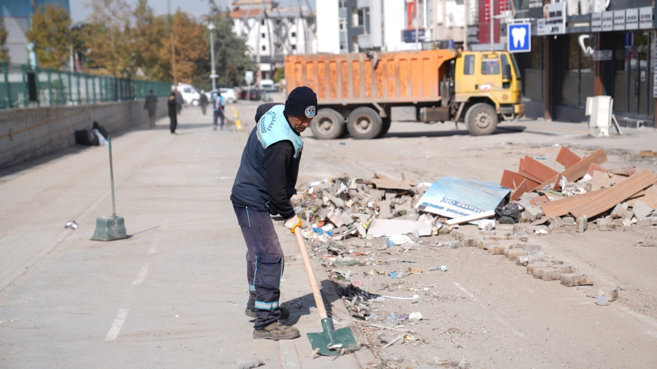 Battalgazi’de Konteynerlerin Kaldırıldığı Alanlarda Temizlik