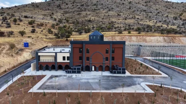 İkizce’de Cem ve Kültür Evi İle Spor Tesisi Tamamlandı — Fotoğraf 1