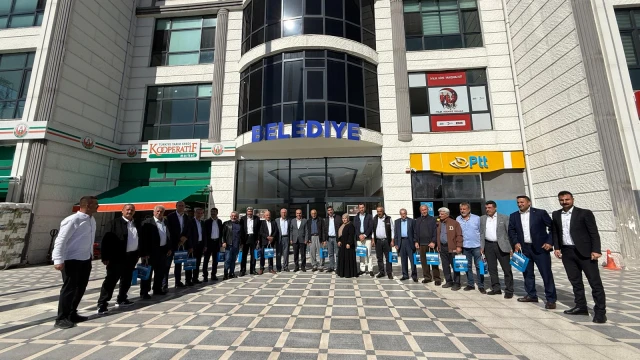 Kale'de 8. Dönemine Giren Muhtar Adil Akdemir'e Plaket! — Fotoğraf 1