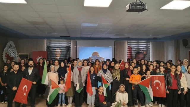 Kuluncak’ta “Mescid-i Aksa ve Umut” Tiyatrosu İlgi Gördü