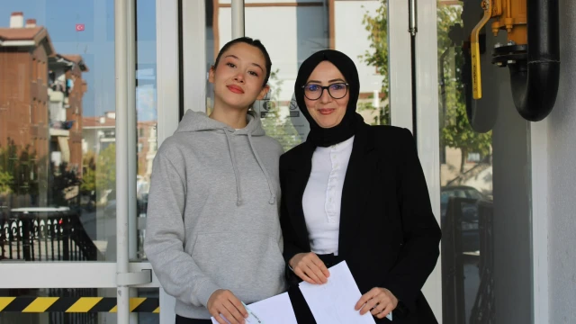 Malatya’da Anne Kız Aynı Okulda KPSS Heyecanı Yaşadı!