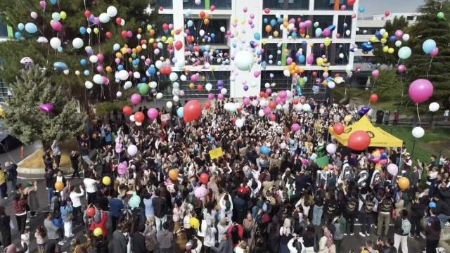 Malatya'da Hasan Hüseyin İçin Umut Balonları Uçuruldu! — Fotoğraf 4