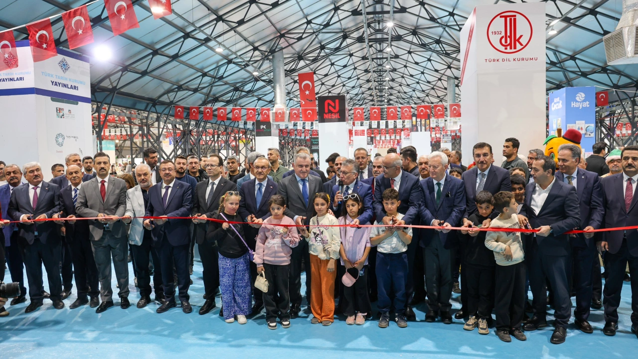Malatya’da Kitap Şöleni Başladı! 300 Yayınevi Katıldı!