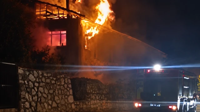 Malatya’da Metruk Evde Korkutan Yangın