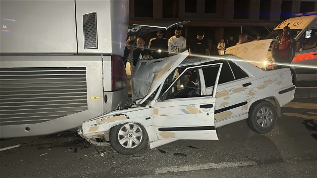 Malatya’da Otomobil Otobüsün Altına Girdi: 1’i Ağır 3 Yaralı