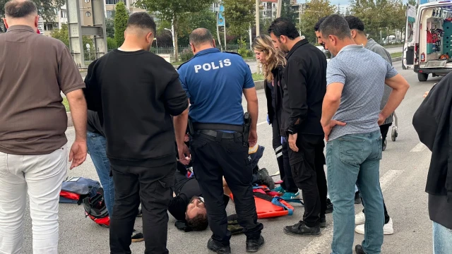 Malatya’da Otomobilin Çarptığı Motosiklet Sürücüsü Yaralandı