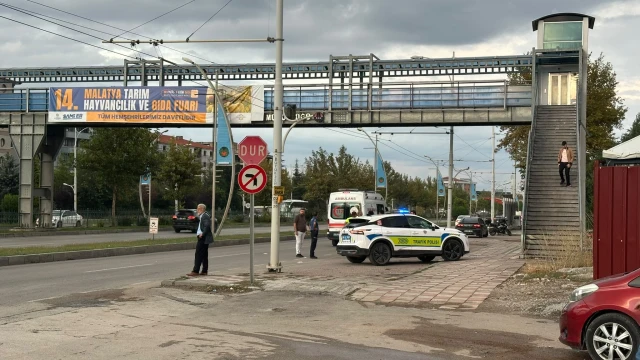 Malatya’da Otomobilin Çarptığı Motosiklet Sürücüsü Yaralandı — Fotoğraf 1