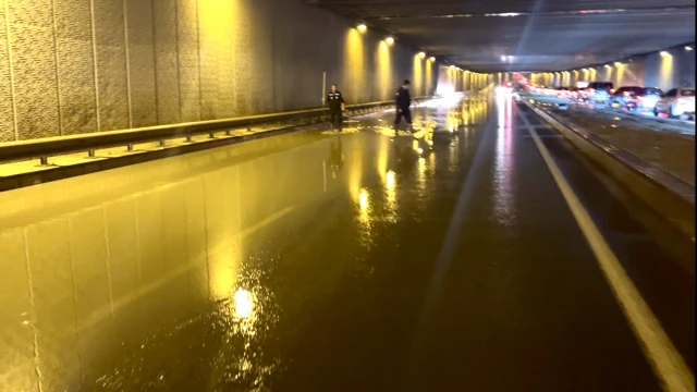 Malatya’da Sağanak Yağış Hayatı Felç Etti! Şehir Suya Teslim — Fotoğraf 2