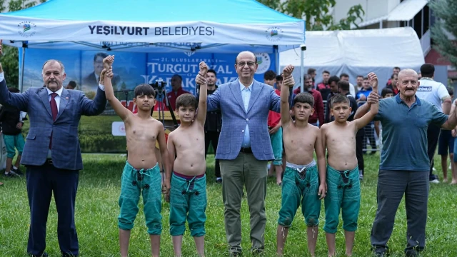 Turgut Özal Güreşlerinde Başpehlivan Kılıçsallayan Oldu — Fotoğraf 6