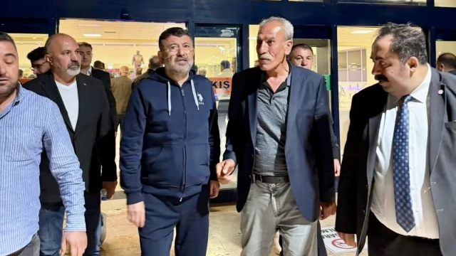 YENİ Parti Malatya Milletvekili Veli Ağbaba Taburcu Edildi — Fotoğraf 4