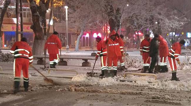 Battalgazi'de Karla Mücadele Çalışmaları Başladı