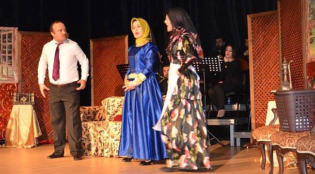 Malatya'da Kız Kurusu Gül Hanım Sahne Aldı