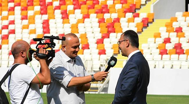 Malatya Valisi Toprak'dan Yeni Stadyumda Canlı Yayın