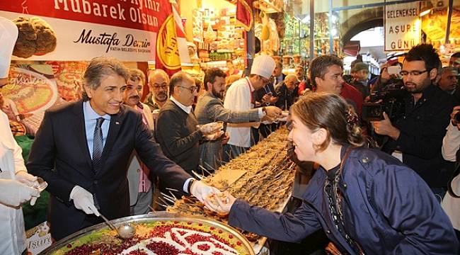 Malatya Pazarı'ndan 10 Bin Kişilik Aşure İkramı