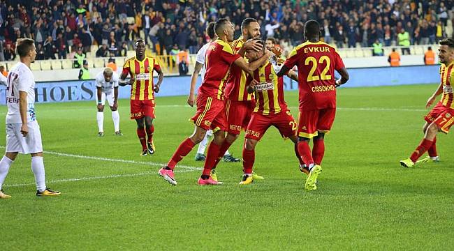 Yeni Malatyaspor Hamsi Tava Yaptı