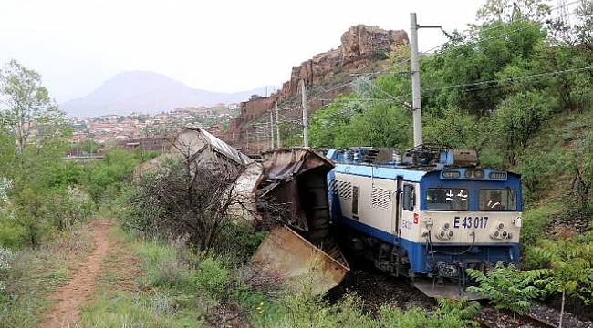 Malatya'nın Hekimhan İlçesinde Trenler Çarpıştı