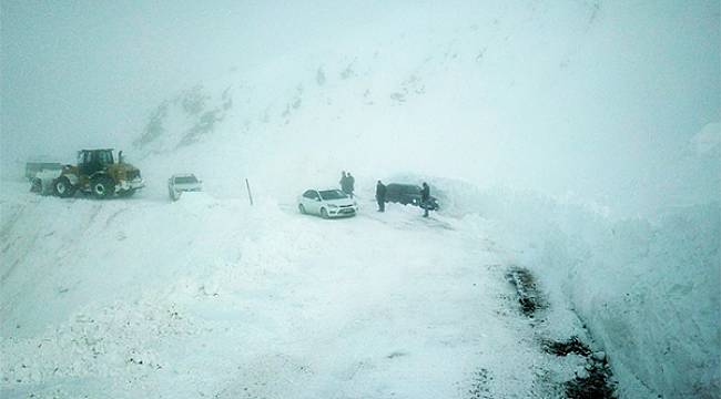 Malatya'da Kapanan Yollar Açılmaya Devam Ediyor