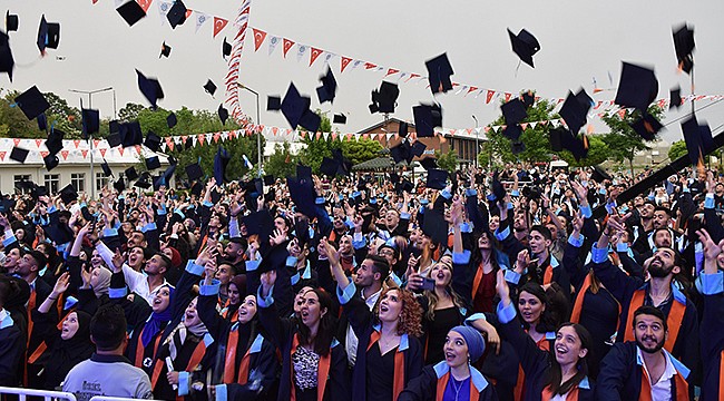 Turgut Özal Üniversitesi'nde Mezuniyet Töreni