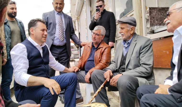 Göçmez; 3 Ayda Enkazı Kaldıramadılar Evi Nasıl Yapacaklar?