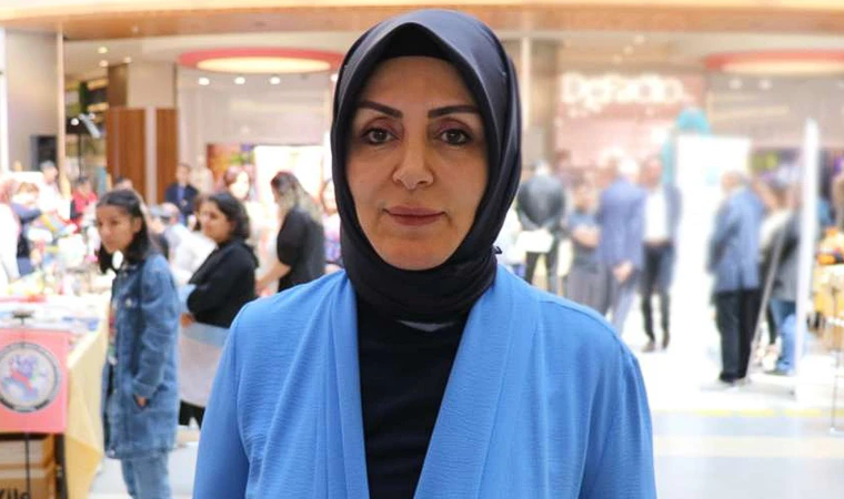 Süslü Hatice Kendine Yakışanı Yaptı!