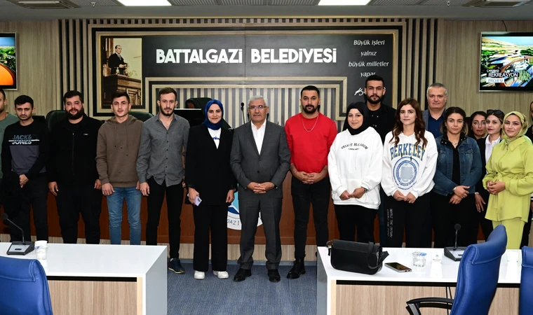 Başkan Osman Güder Gençlerden Umutlu