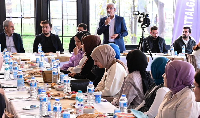Başkan Osman Güder'den Gençlere Açık Çek