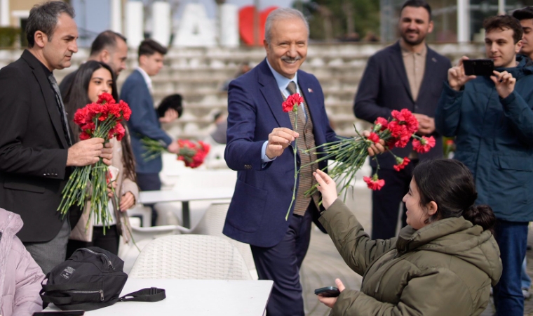 Aziz Yeniay Küçükçekmece'ye Bahar Getirdi!