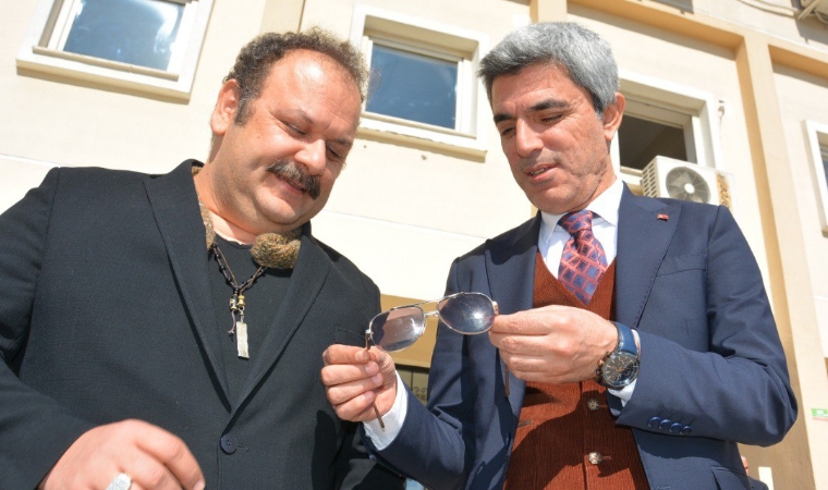 Merhum Cumhurbaşkanı Turgut Özal'ın Gözlüğü Kimde Çıktı?