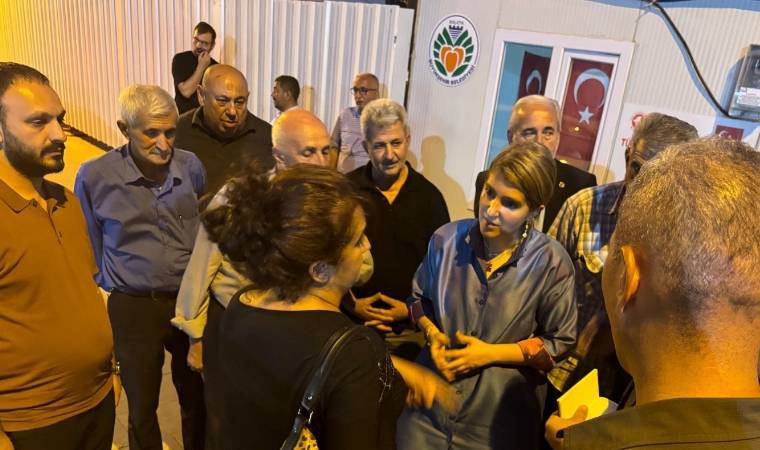 Güney Amerikalı Vekil Ölmeztoprak Sosyal Medya'ya Çalışıyor!