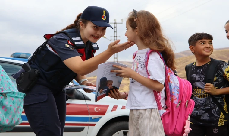 Malatya Jandarma Komutanlığı Öğrencilerin Yanında!