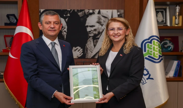 CHP Lideri Özel'den Malatyalı Başkan'a ’Özel’ övgü
