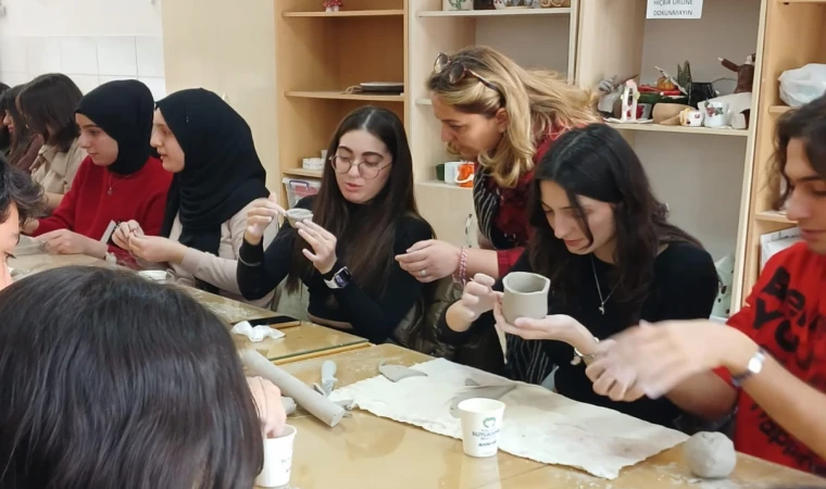 Malatya’da Tıpçılar Sanat Merkezinde Seramik İle Buluştu
