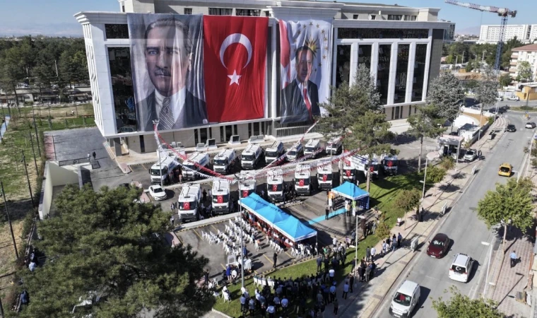 Yeşilyurt Belediyesi Temizliğe 21 Araç Takviye Yaptı