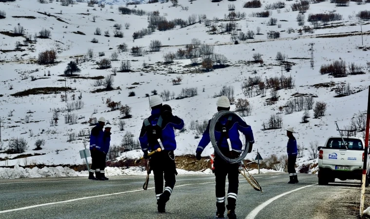 Fırat EDAŞ, Zorlu Kış Şartlarına Karşı Sahada Önlemlerini Aldı