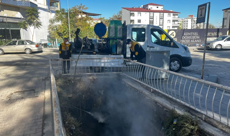 Malatya Büyükşehir Belediyesi İlaçlamaları Sürdürüyor!