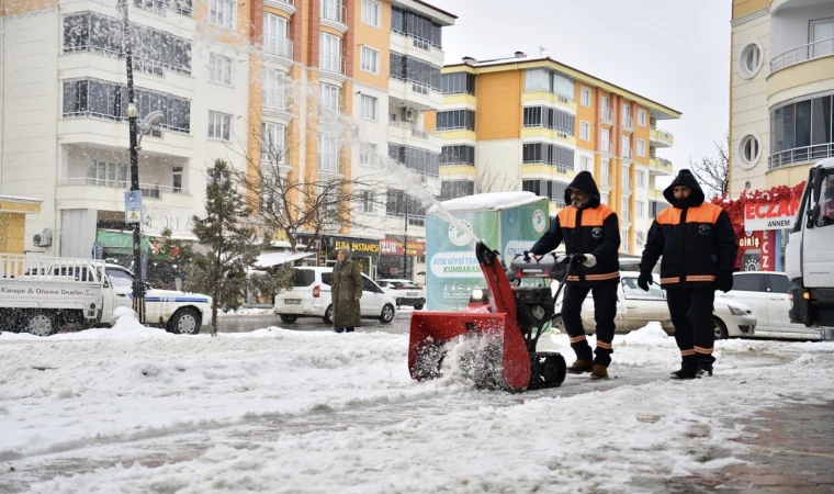 Yeşilyurt Belediyesi Kar Yağışıyla Sahaya İndi!