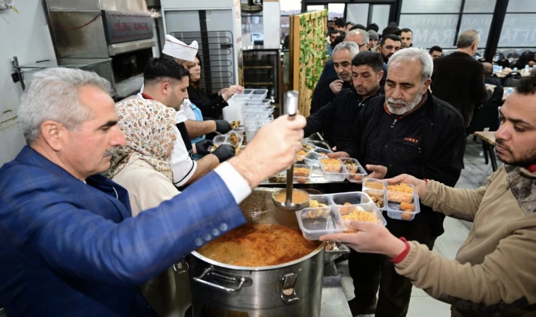 Battalgazi Belediyesi Çadır Yerine Orada İftar Veriyor