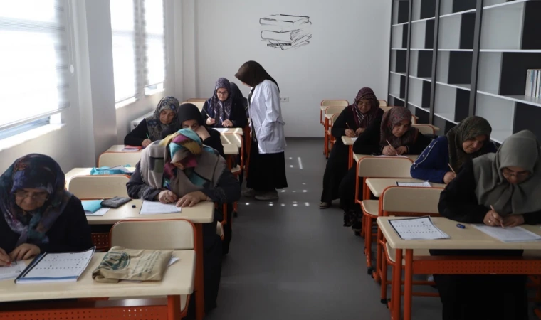 Battalgazi’de Yaşlılara Okuma Yazma Desteği!