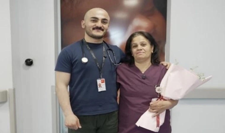 Malatya’da Doktor Şekerci, Ebe Annesine Sürpriz Yaptı