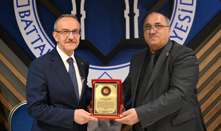 Malatya Valisi Seddar Yavuz'a 