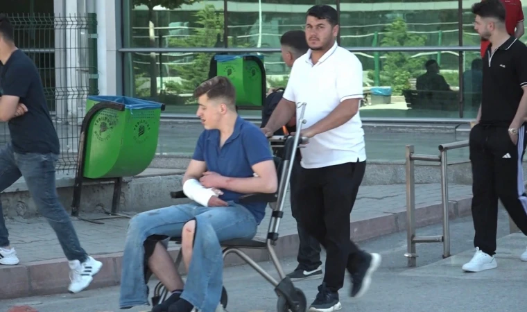 Malatya’da Acemi Kasaplar Hastane’nin Yolunu Tuttu