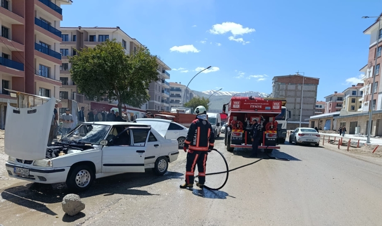 Turgut Temelli Caddesi’nde Araç Yangını Paniği