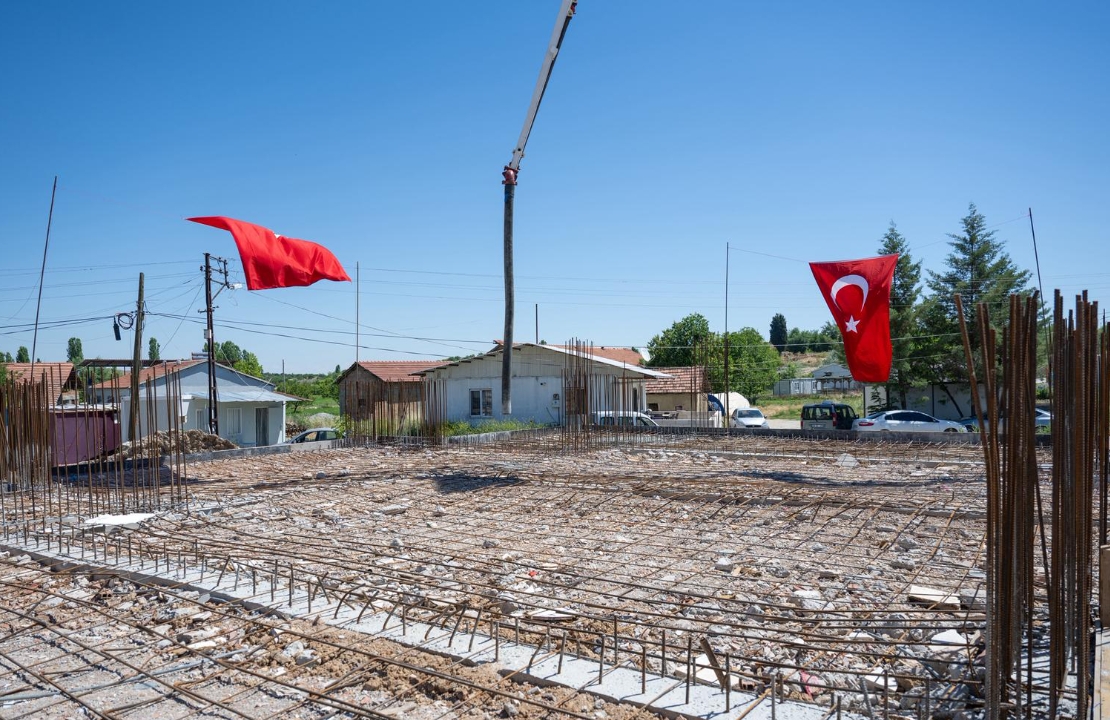 Başkan Er, Cami Temel Atma Töreninde Eksik Gördü Talimat Verdi