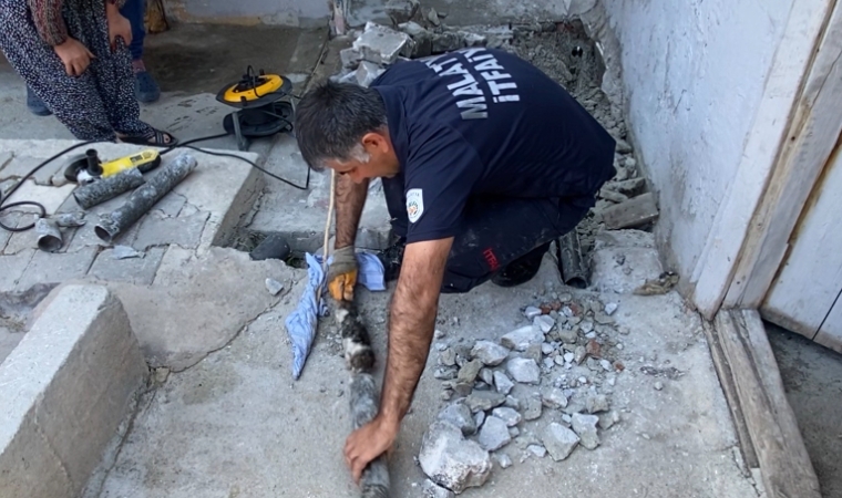 Beton Kırıldı, Boru Kesildi: Yavru Kediye Umut Operasyonu