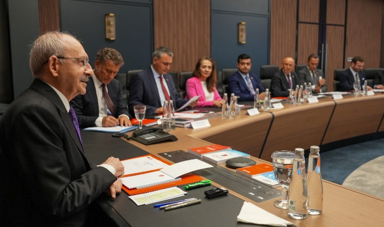 CHP'de Veli Ağbaba ve 8 Vekil Disiplin Kuruluna Se