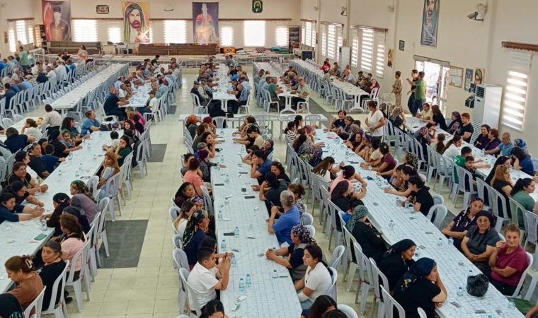 Engüzek Cem ve Kültür Evi’nde Bin Kişilik Aşure Lokması