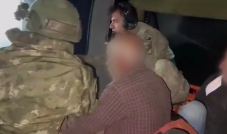 Mahsur Kalan Vatandaşlara Askeri Helikopter Yetişti
