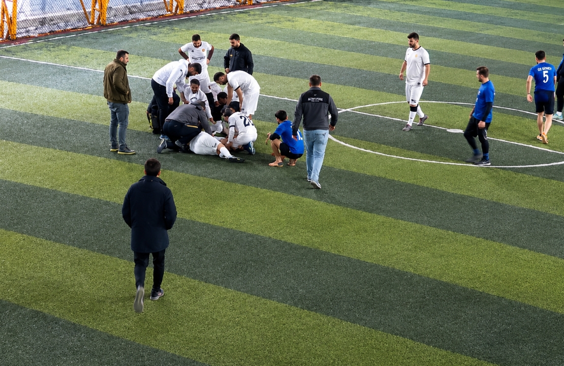 Malatya’da Halı Sahada Hayat Kurtaran Müdahale