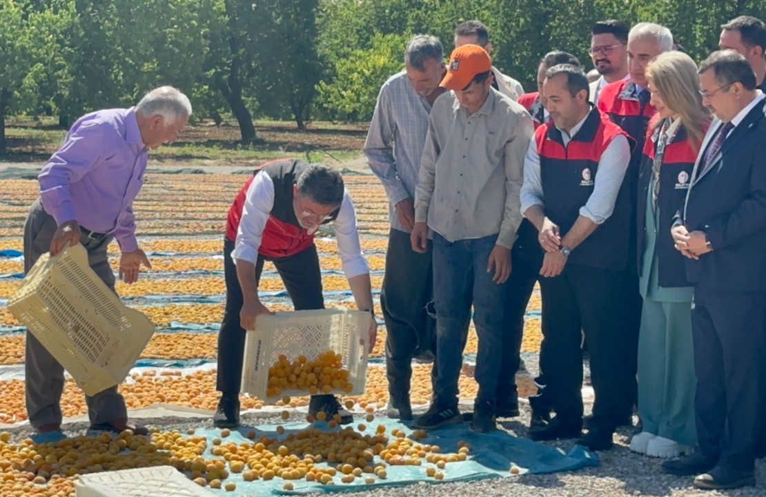 Bakan Yumaklı; Malatya Kayısısı Dünya Lideri Konumunda!